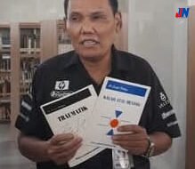 Puisi Dwi Bahasa Pilihan Terbaik Karya Pulo Lasman Simanjuntak Menutup Tahun 2024