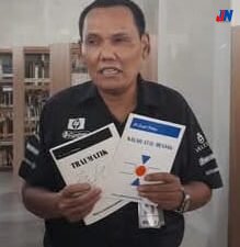 Puisi Dwi Bahasa Pilihan Terbaik Karya Pulo Lasman Simanjuntak Menutup Tahun 2024