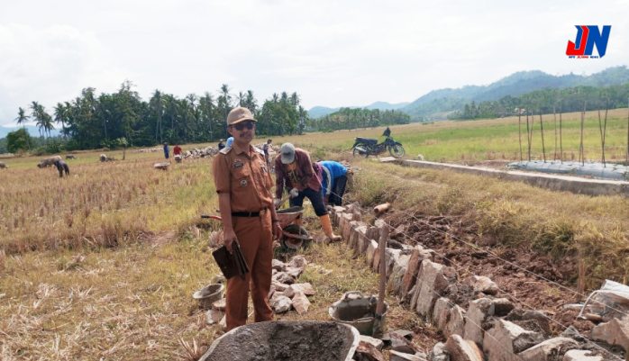 Pekon Sukorejo Pardasuka membangun TPT di Dusun Sukorejo Tengah