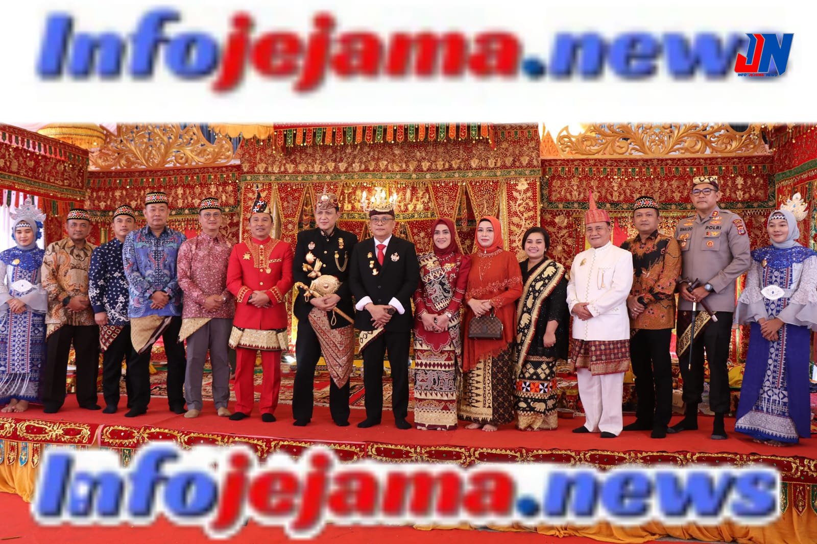 Kapolda Lampung Terima Gelar Adat “Batin Mas Agung Arya Pemuka Negara”