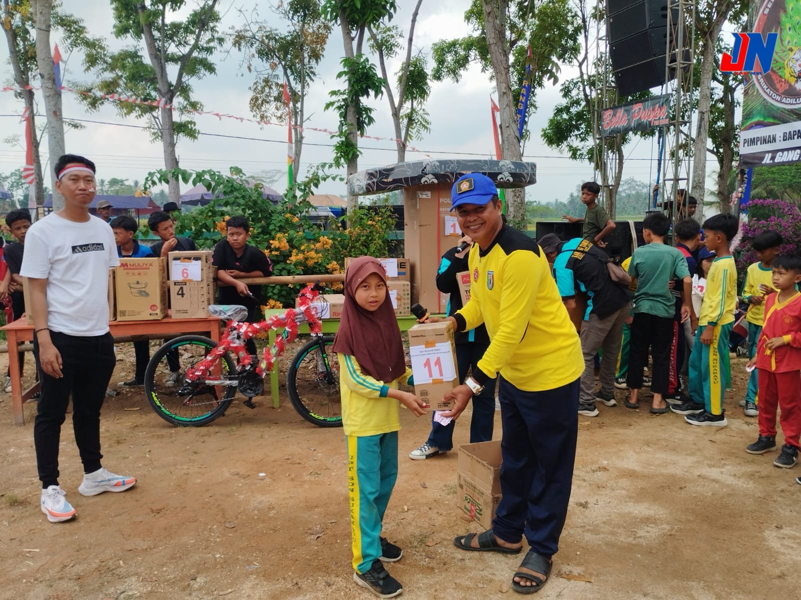 Jalan Sehat HUT RI ke-80 di Pagelaran: Kebersamaan Warga dalam Semangat Kemerdekaan